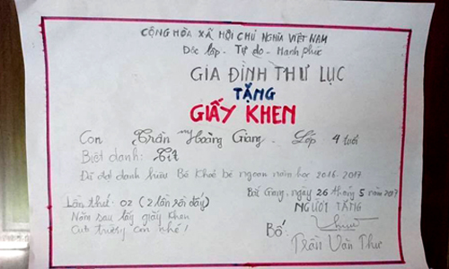 Ông bố tự làm giấy khen cho con 2 năm liền