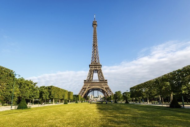 Sự thật kì lạ về tháp Eiffel mà bạn chưa biết