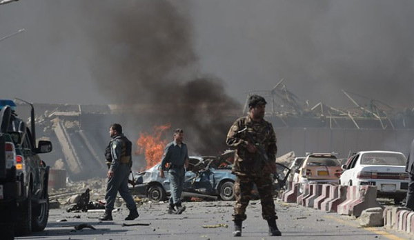 Bom nổ khủng khiếp ở Kabul, ít nhất 80 người chết