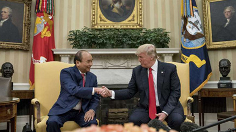 Tổng thống Mỹ 'lên sóng' Facebook cuộc gặp với Thủ tướng VN