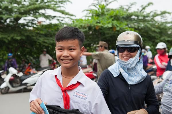 thi sinh vui ve vi lam bai thi tot