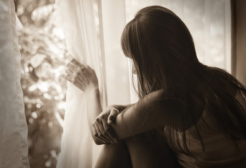 Vợ chết lặng với tin nhắn trong điện thoại của chồng