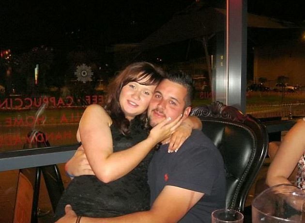 Chồng mất 8 tháng, vợ mới phát hiện mang thai