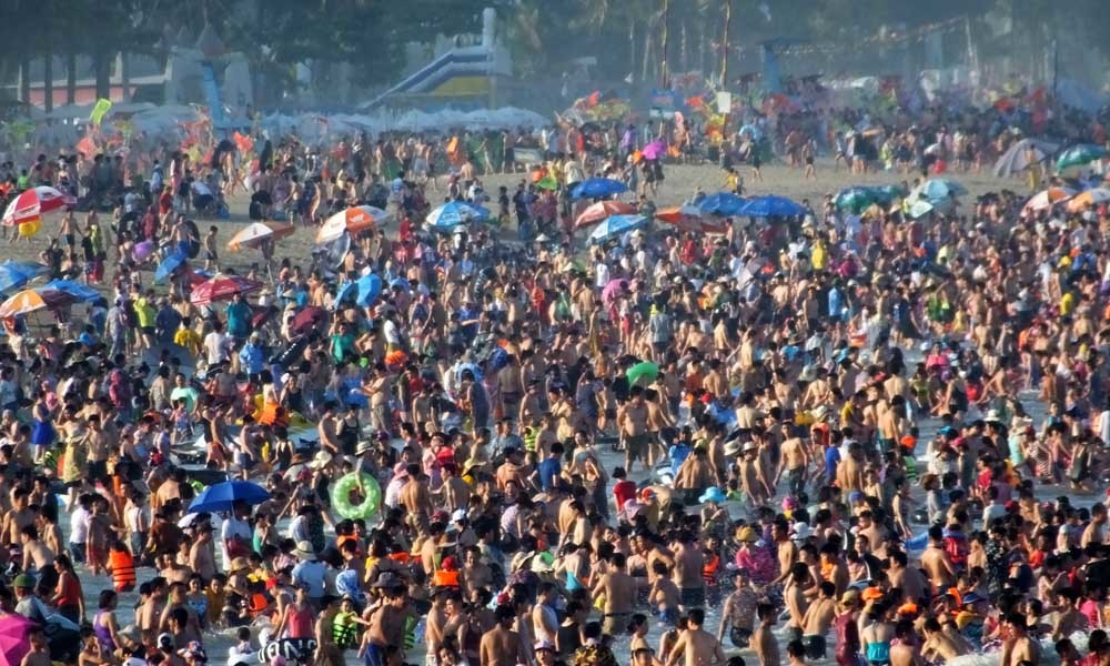 Nóng kỷ lục, xuống biển giải nhiệt bị nghẹt thở ở Sầm Sơn