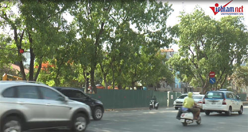 Nắng nóng trên đường Phạm Văn Đồng