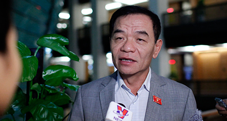 Cả họ làm quan: Bổ nhiệm kiểu 'gọt chân cho vừa giày'