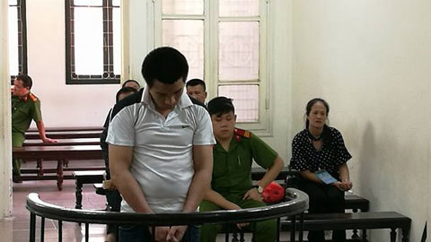 Hà Nội: Múa dao trong bệnh viện rồi quên tiệt