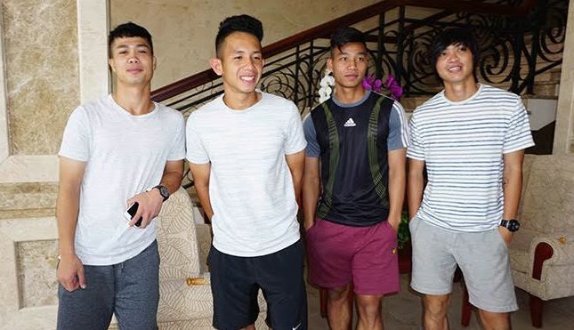 ĐTVN tập trung: Công Phượng khoe tóc mới, Tuấn Anh cười toe toét