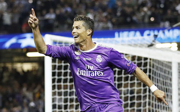 Ronaldo thăng hoa tuổi 32: Bí quyết khiến tất cả sửng sốt!