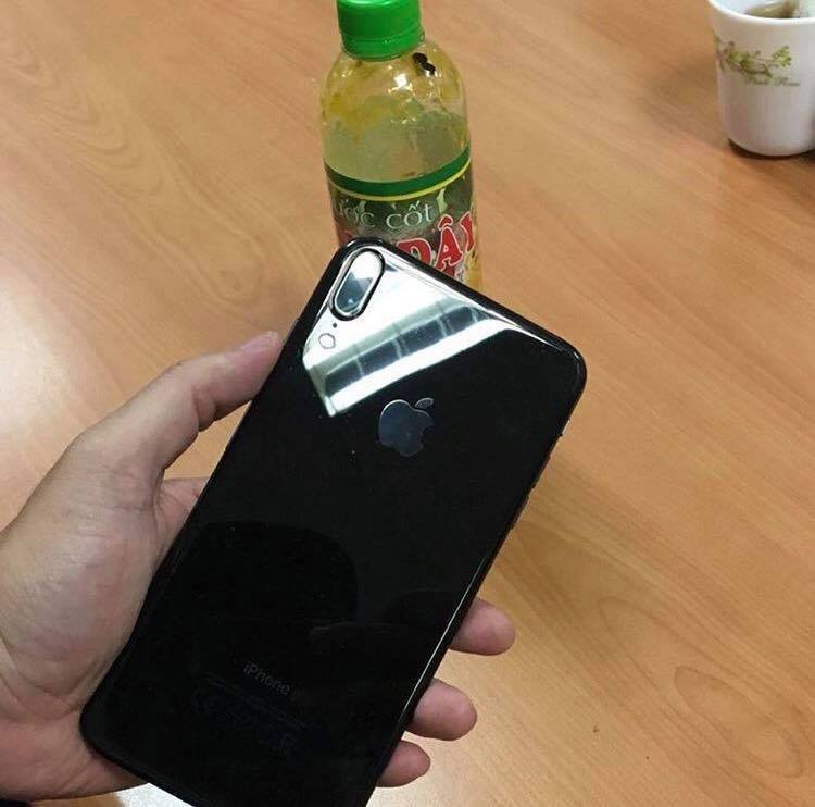 Nghi vấn hình ảnh iPhone 8 xuất hiện tại Việt Nam