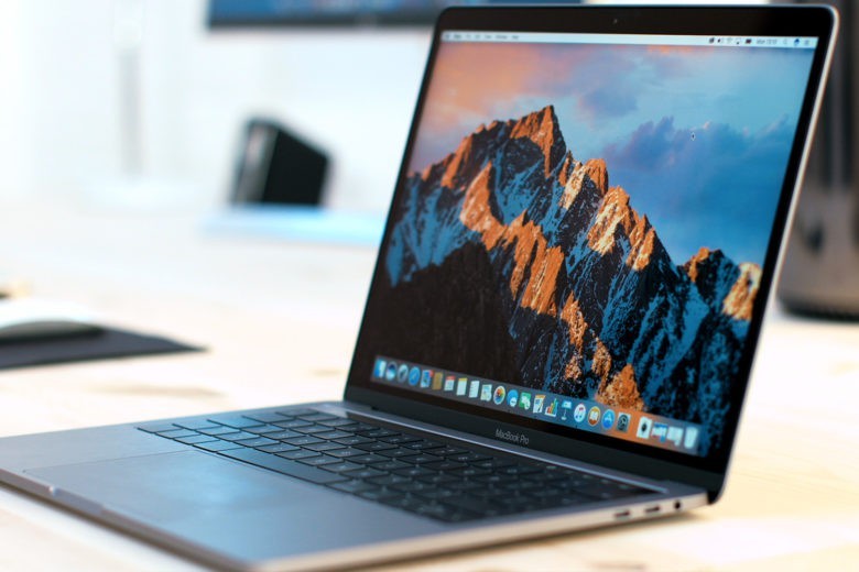 MacBook Pro mới có mức giá thấp nhất giảm 4 triệu đồng