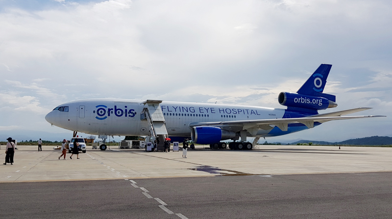 Khám phá bệnh viện bay to ngang Boeing 777