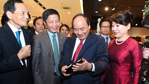 Thủ tướng Nguyễn Xuân Phúc dự ‘Tuần lễ hàng Việt Nam’ tại Nhật Bản
