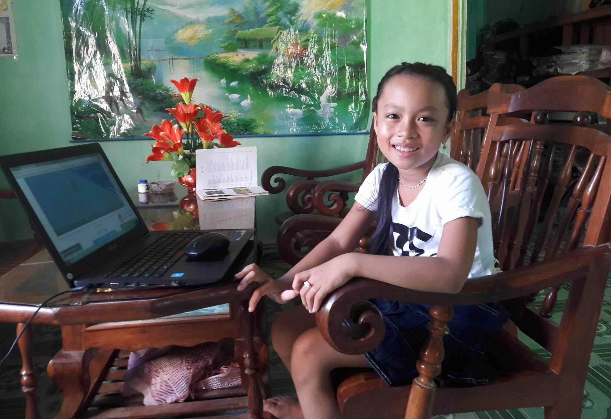 Học online, hai bé 9 tuổi đạt giải cao Olympic tiếng Anh