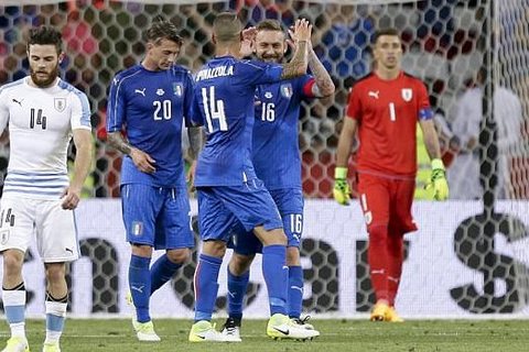 Video bàn thắng Italia 3-0 Uruguay