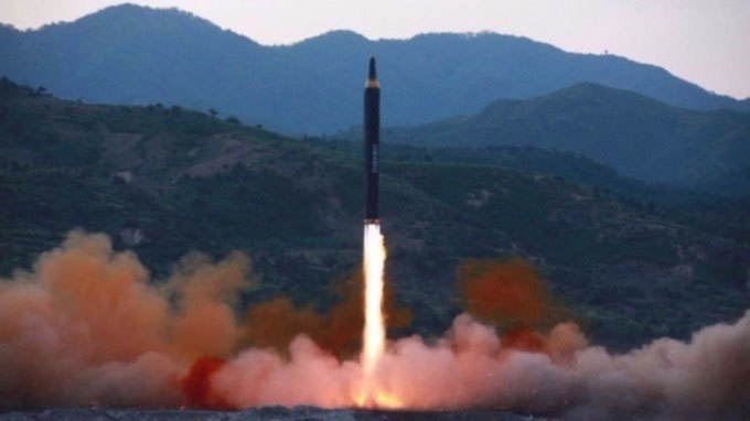 Video tên lửa đất đối hạm Triều Tiên phóng ra biển