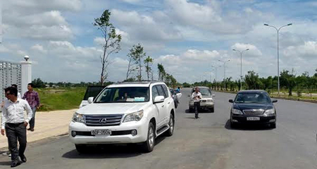 Cò 'thổi giá' đất: Luật không cấm, công an làm sao dẹp?
