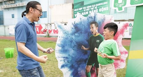 Trần Bờm chơi thể thao và học 5 kỹ năng ý nghĩa