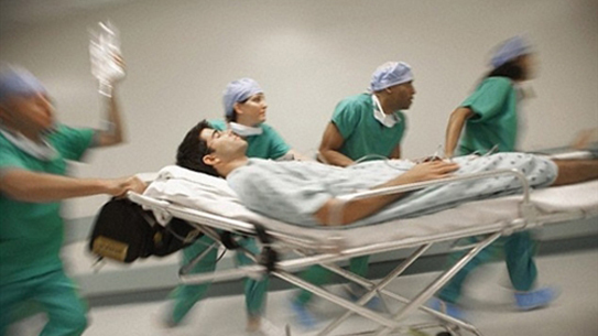 Đằng sau những ca cấp cứu dân chơi lúc nửa đêm