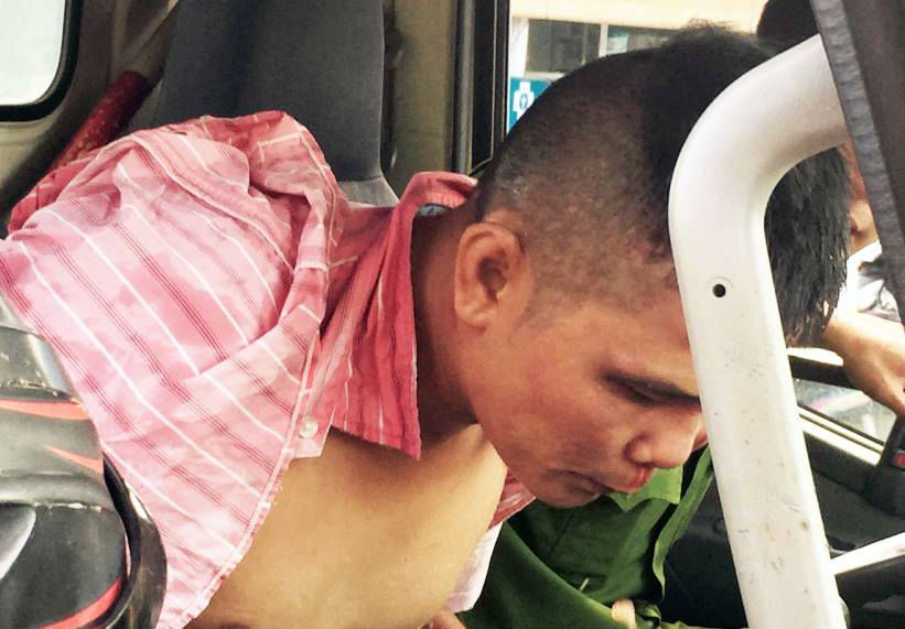 4 CSGT vây bắt tên cướp túi tiền của bà chủ quán phở