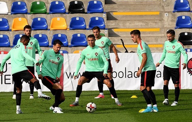 Ronaldo tập luyện điên cuồng, quyết