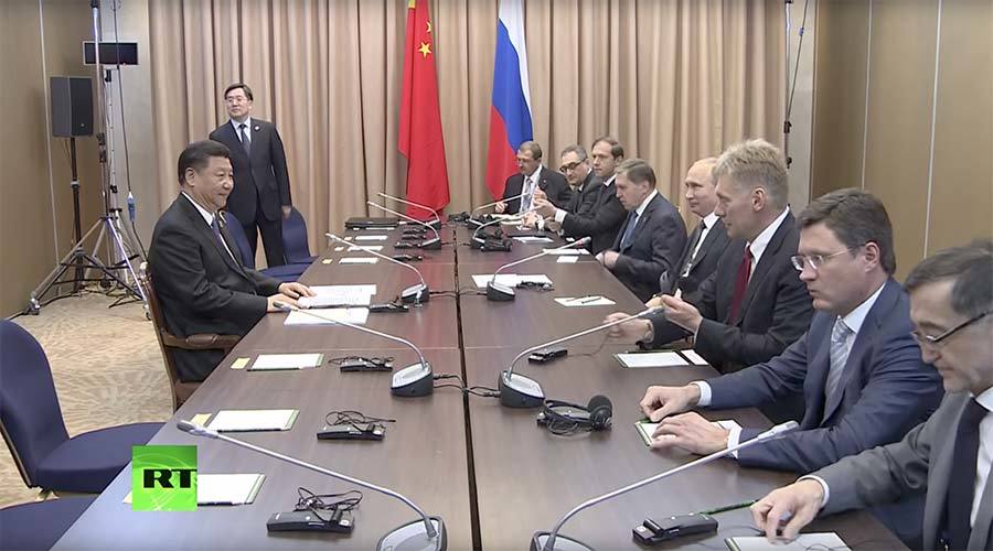 Putin gọi ông Tập Cận Bình là 'chiến binh đơn độc'