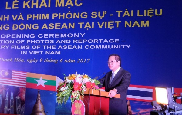 Khai mạc Triển lãm ảnh và phim phóng sự, tài liệu ASEAN tại Việt Nam