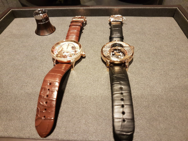 Hai chiếc đồng hồ tổ chim trị giá 24 tỷ đồng tại Hà Nội