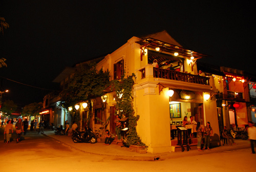 Nhiều chương trình đặc sắc phục vụ du khách Quảng Nam