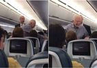 Cựu Tổng thống Mỹ bắt tay từng hành khách trên máy bay