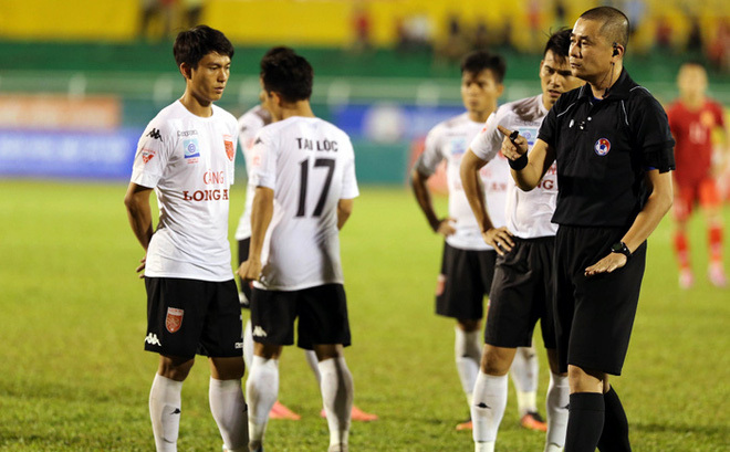 Con trai ông Mùi thất nghiệp ở lượt về V-League