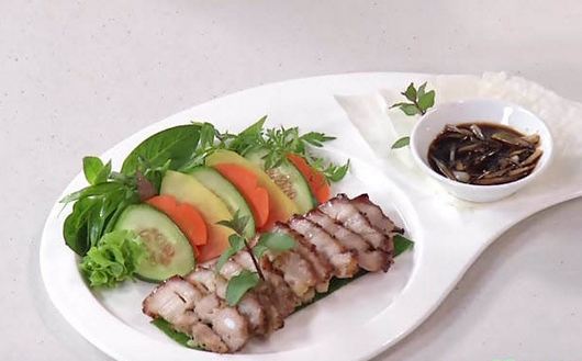 Cách làm thịt ba chỉ nướng lá chanh đổi vị cho cả nhà