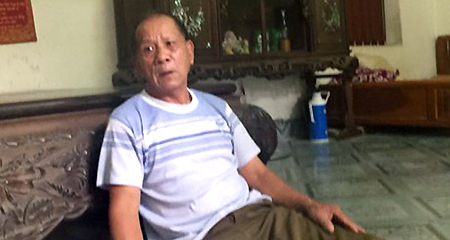 Ông nội đau đớn kể phút bế cháu trai 33 ngày tuổi chết trong chậu nước