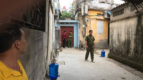 Bé 33 ngày tuổi chết trong chậu nước: Nghi phạm là người mẹ