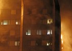 Vụ cháy ở Anh: Mẹ tuyệt vọng ném con qua cửa sổ