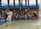 Nam thanh niên nhảy phản cảm ở Công viên nước Đầm Sen