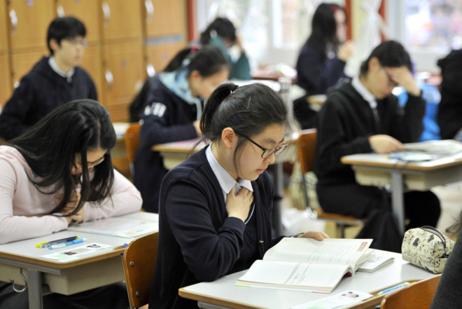 Cuộc sống như địa ngục, tự tử vì quá áp lực của học sinh Hàn Quốc
