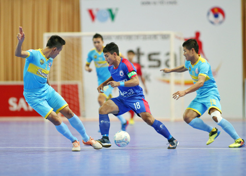 Trận đấu nghẹt thở giữa Thái Sơn Nam và Thái Sơn Bắc