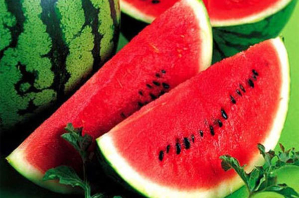 Quả dưa hấu giá 100 triệu