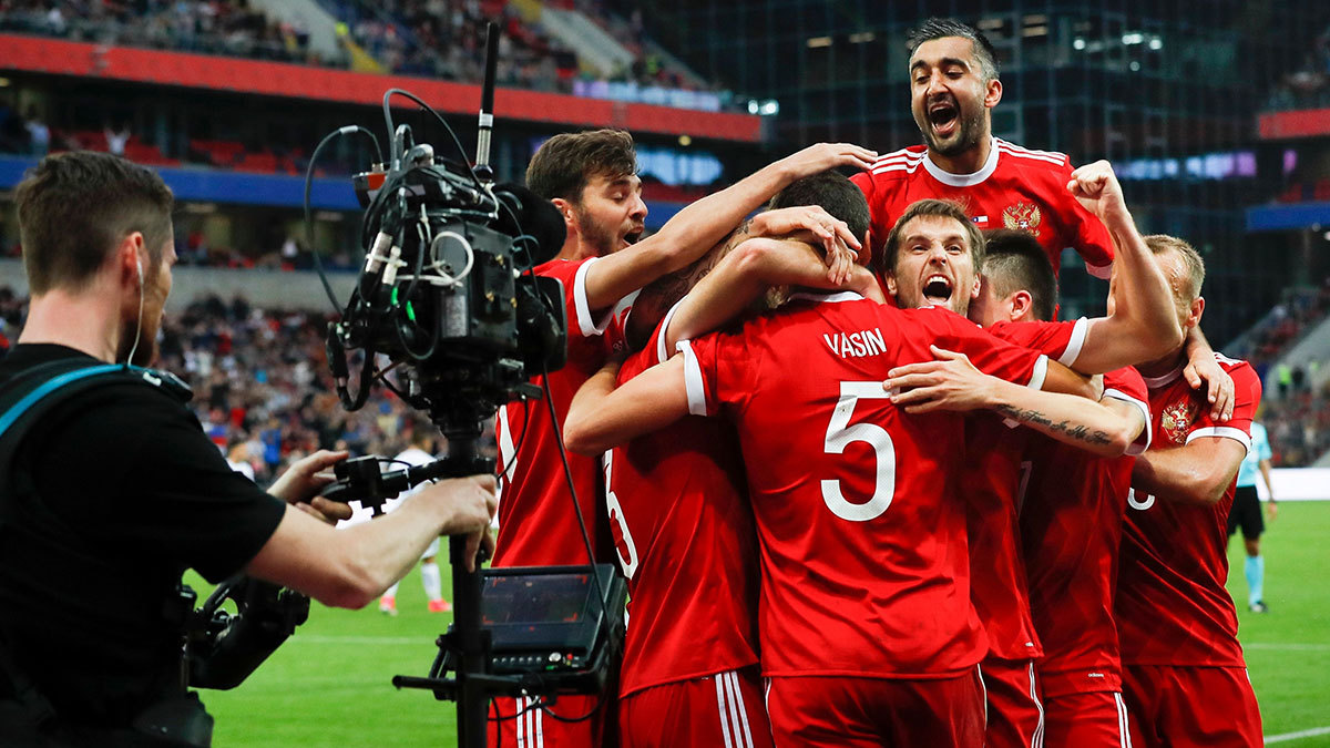 Confederations Cup còn 1 ngày: Người Nga
