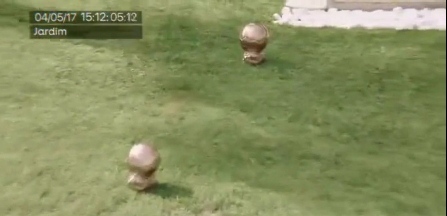 Con trai Ronaldo lấy 2 Quả bóng vàng để