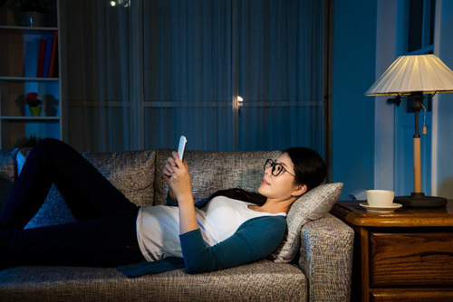 5 thói quen khiến mắt ngày càng kém tinh anh