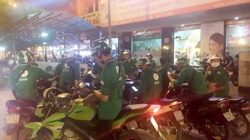 Nhiều nhóm GrabBike có dấu hiệu phạm tội có tổ chức