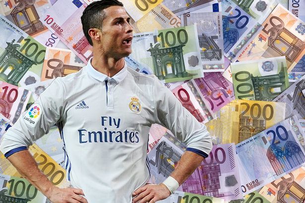 Ronaldo dùng MU moi tiền Real: Không dễ lừa 