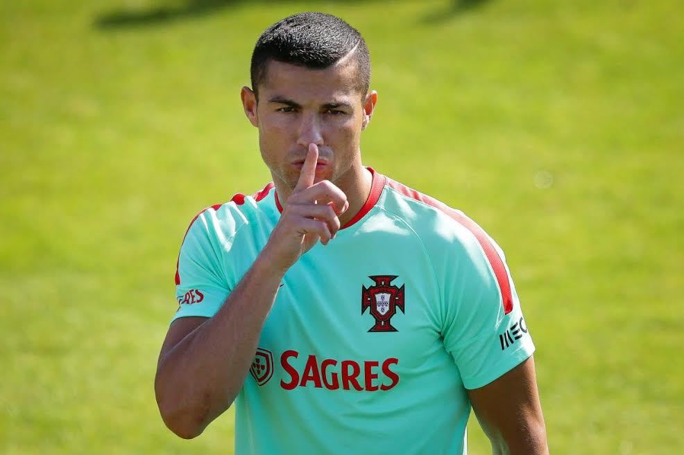 Bồ Đào Nha vs Mexico: Cả thế giới cùng soi Ronaldo