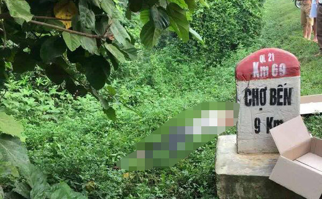 Hòa Bình: Thi thể thanh niên nằm cạnh cột cây số