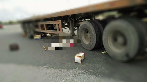 Va chạm với container, 4 người trong một gia đình thương vong