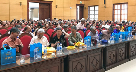 Ăn mặn ảnh hưởng tiêu hóa, xương khớp người cao tuổi