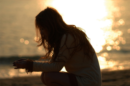 Chê vợ vừa già vừa xấu, chồng đi cắt tóc gội đầu 6 lần mỗi tuần