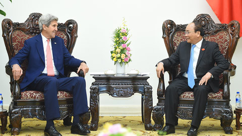 Thủ tướng Nguyễn Xuân Phúc tiếp cựu Ngoại trưởng Hoa Kỳ John Kerry